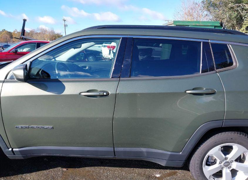 Photo 14 of 2020 Jeep Compass LATITUDE FWD (VIN 3C4NJCBB3LT130381)