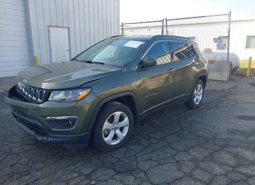 Photo 2 of 2020 Jeep Compass LATITUDE FWD (VIN 3C4NJCBB3LT130381)