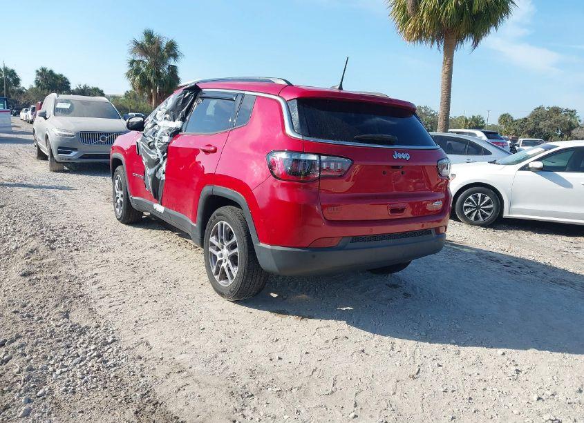Photo 3 of 2020 Jeep Compass LATITUDE FWD (VIN 3C4NJCBB3LT258653)