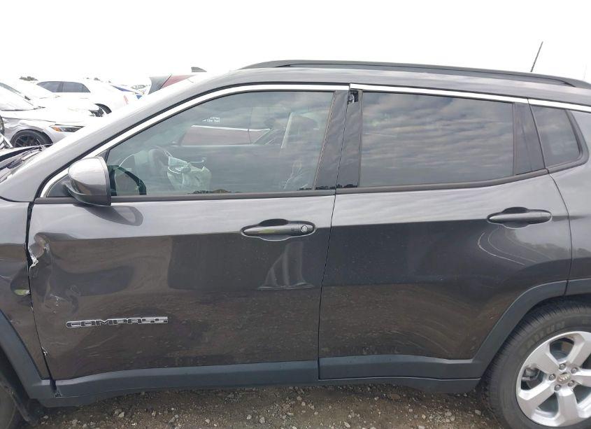 Photo 14 of 2021 Jeep Compass LATITUDE FWD (VIN 3C4NJCBB3MT518132)