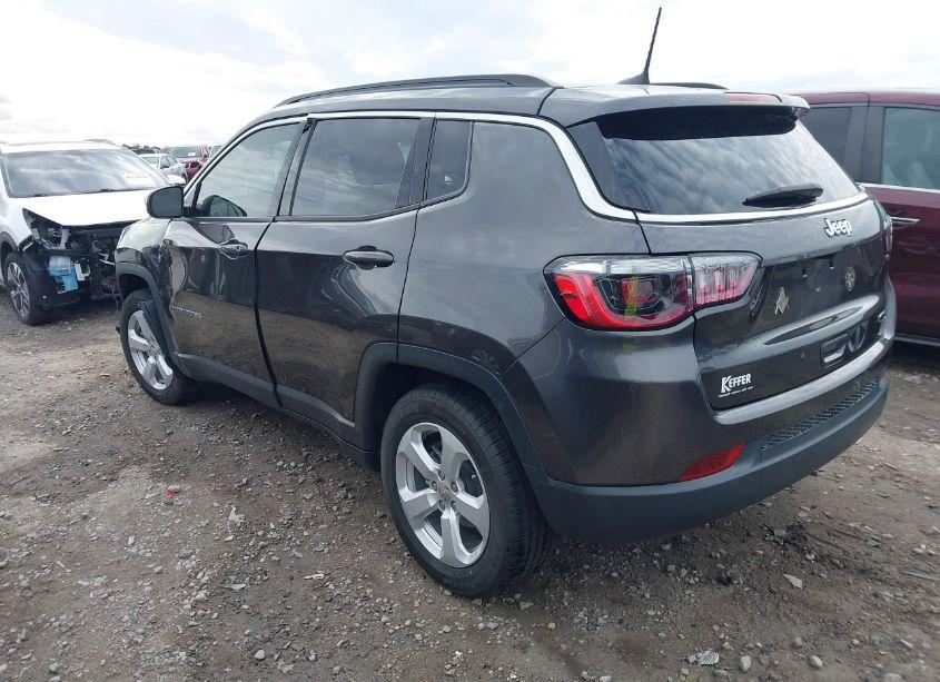 Photo 3 of 2021 Jeep Compass LATITUDE FWD (VIN 3C4NJCBB3MT518132)