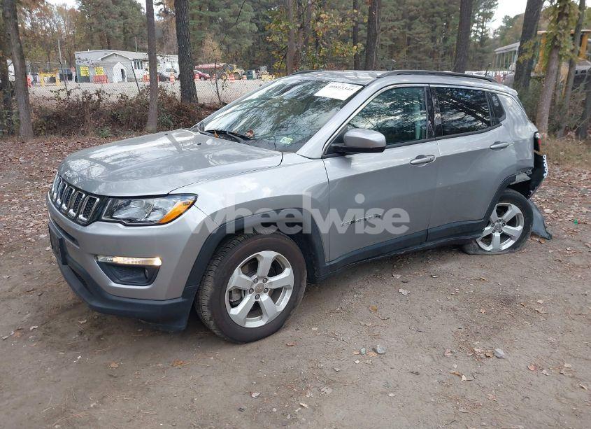 Photo 2 of 2021 Jeep Compass LATITUDE FWD (VIN 3C4NJCBB3MT585670)