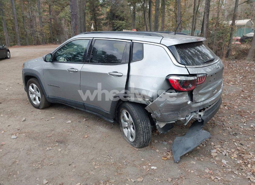Photo 3 of 2021 Jeep Compass LATITUDE FWD (VIN 3C4NJCBB3MT585670)
