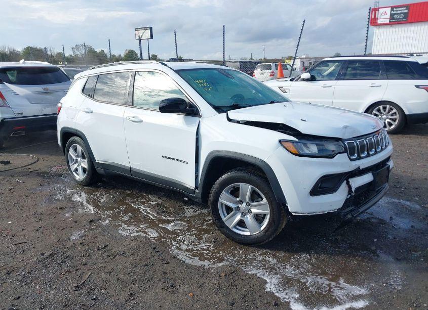 2022 Jeep Compass LATITUDE FWD (VIN 3C4NJCBB3NT202280) main photo