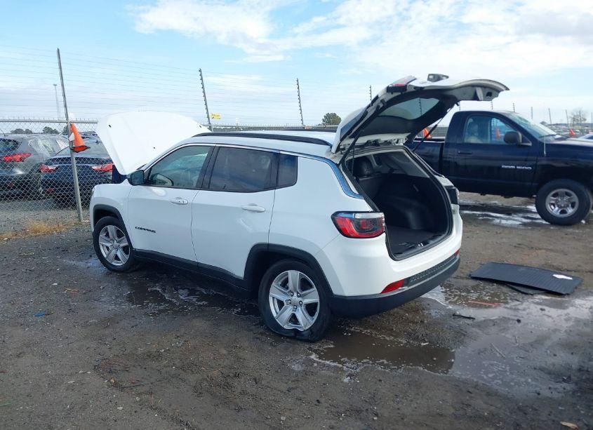 Photo 3 of 2022 Jeep Compass LATITUDE FWD (VIN 3C4NJCBB3NT202280)