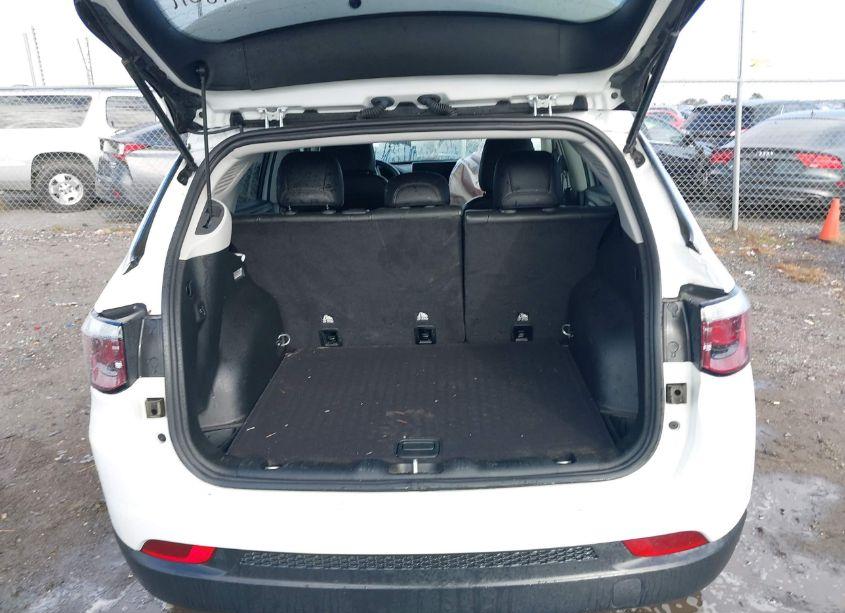 Photo 8 of 2022 Jeep Compass LATITUDE FWD (VIN 3C4NJCBB3NT202280)