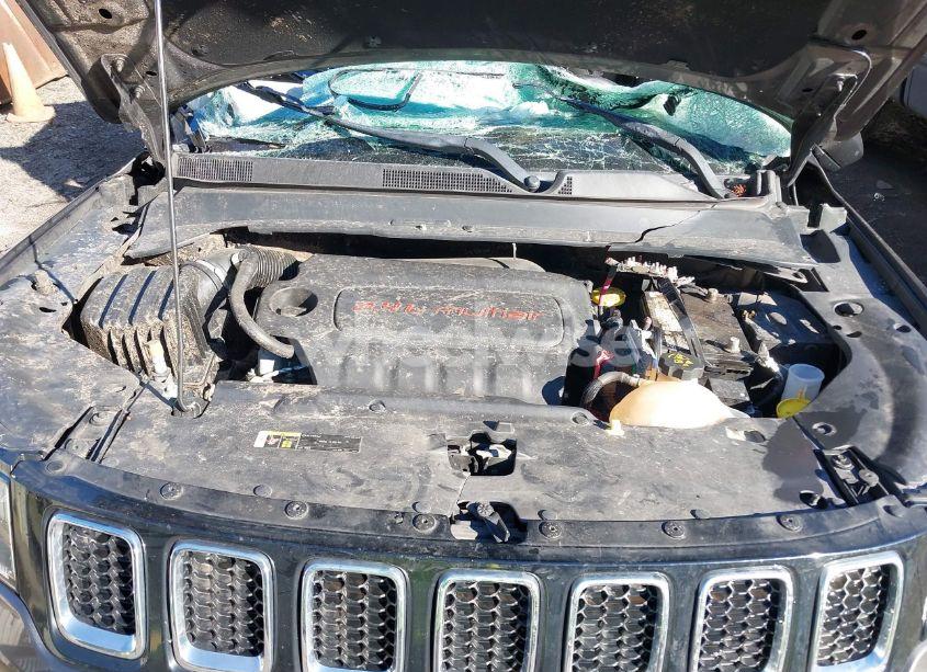 Photo 10 of 2018 Jeep Compass LATITUDE FWD (VIN 3C4NJCBB4JT137577)