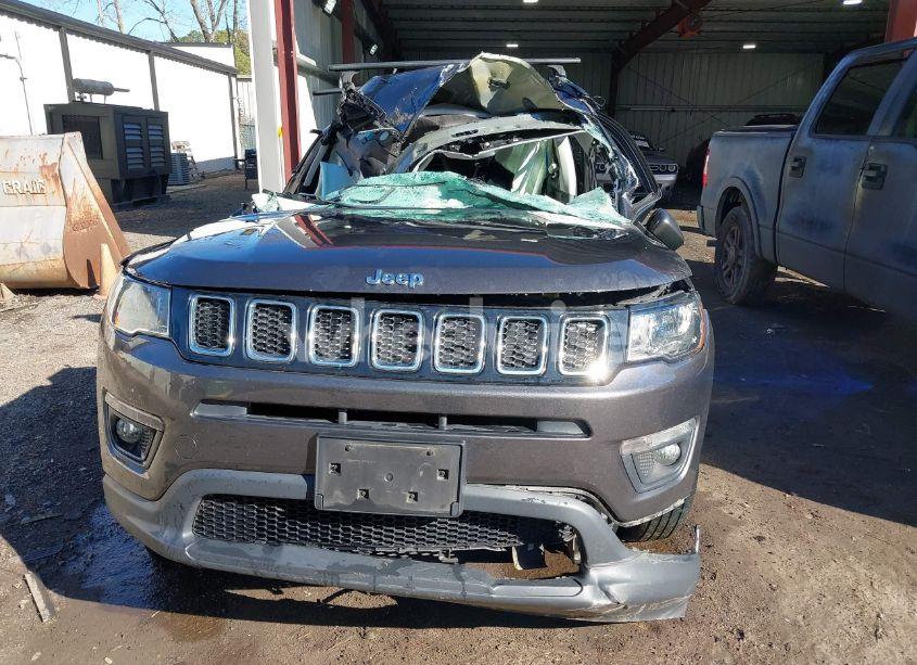 Photo 11 of 2018 Jeep Compass LATITUDE FWD (VIN 3C4NJCBB4JT137577)