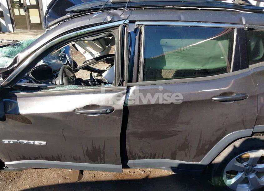 Photo 13 of 2018 Jeep Compass LATITUDE FWD (VIN 3C4NJCBB4JT137577)