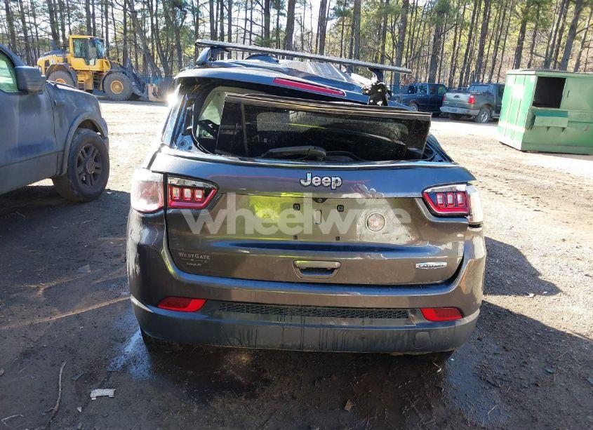 Photo 15 of 2018 Jeep Compass LATITUDE FWD (VIN 3C4NJCBB4JT137577)