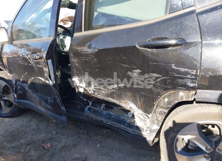 Photo 12 of 2018 Jeep Compass LATITUDE FWD (VIN 3C4NJCBB4JT194426)