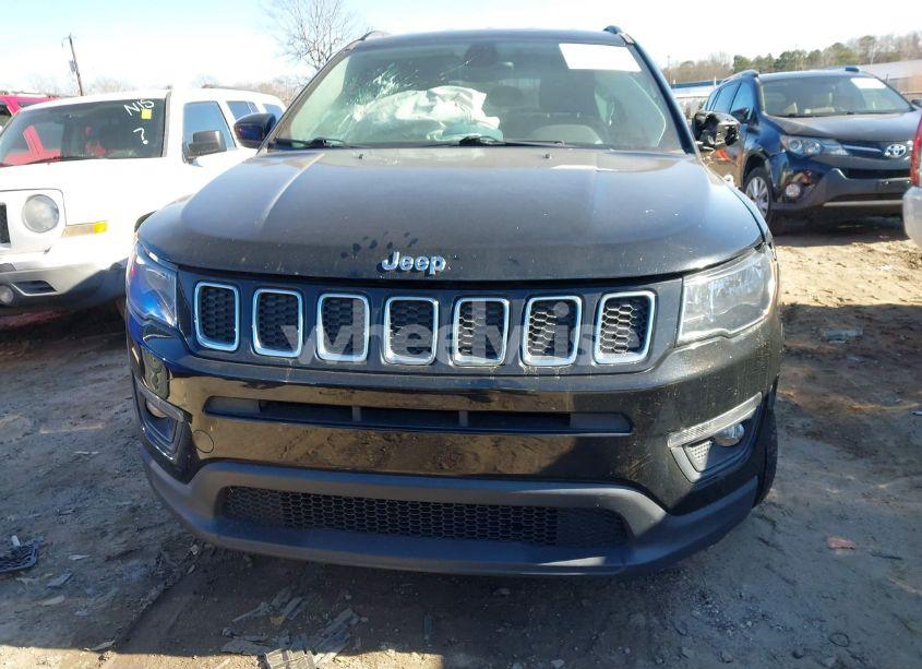 Photo 13 of 2018 Jeep Compass LATITUDE FWD (VIN 3C4NJCBB4JT194426)