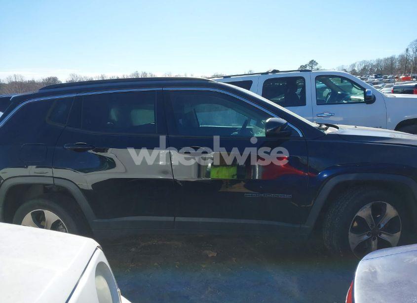 Photo 14 of 2018 Jeep Compass LATITUDE FWD (VIN 3C4NJCBB4JT194426)