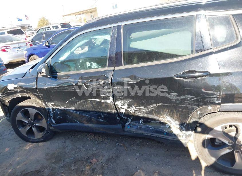 Photo 15 of 2018 Jeep Compass LATITUDE FWD (VIN 3C4NJCBB4JT194426)