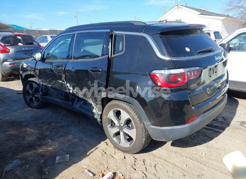 Photo 3 of 2018 Jeep Compass LATITUDE FWD (VIN 3C4NJCBB4JT194426)