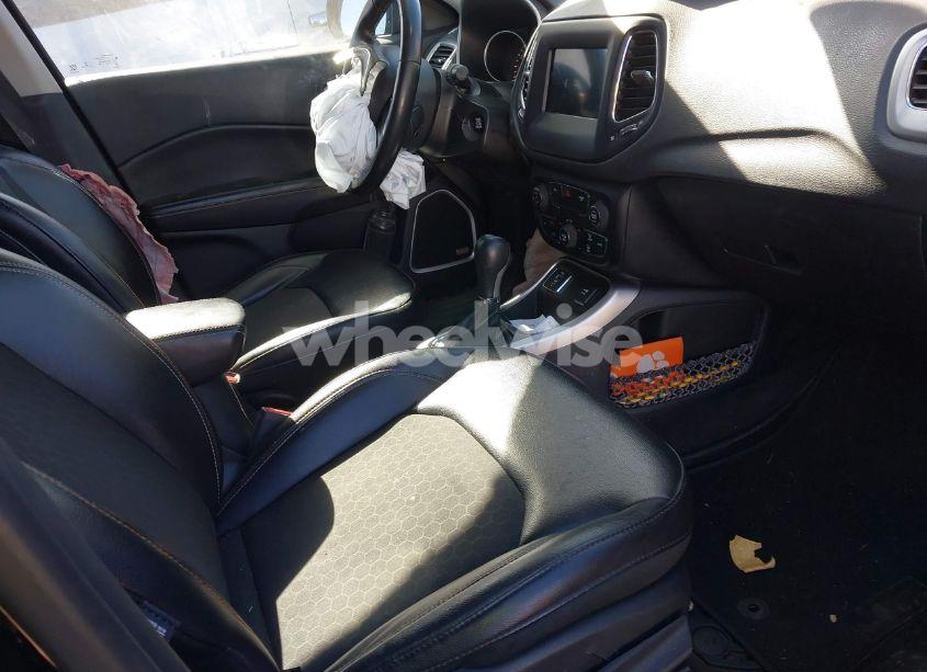 Photo 5 of 2018 Jeep Compass LATITUDE FWD (VIN 3C4NJCBB4JT194426)