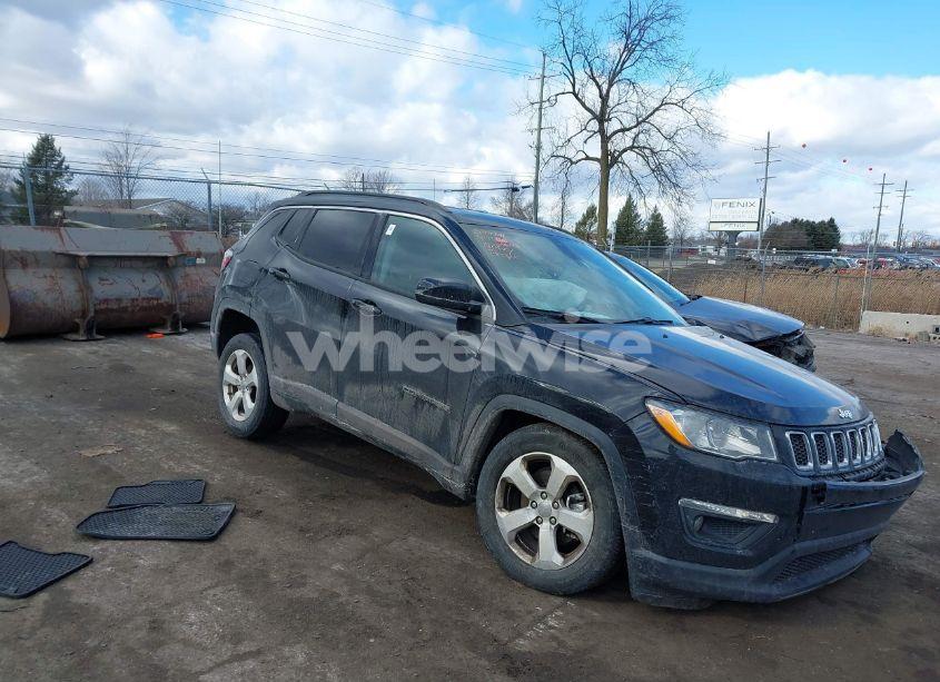2018 Jeep Compass LATITUDE FWD (VIN 3C4NJCBB4JT233662) main photo