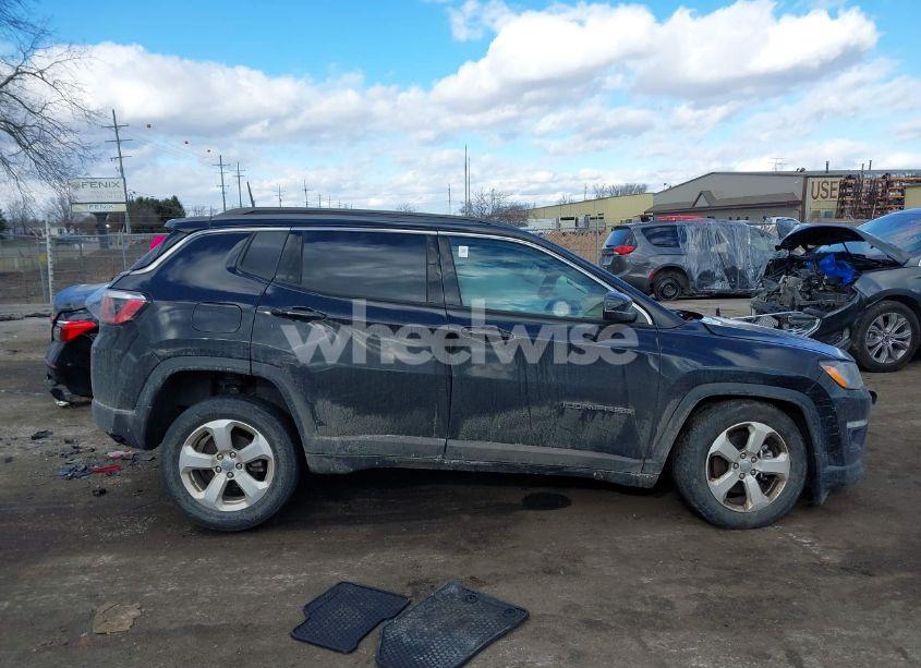 Photo 13 of 2018 Jeep Compass LATITUDE FWD (VIN 3C4NJCBB4JT233662)