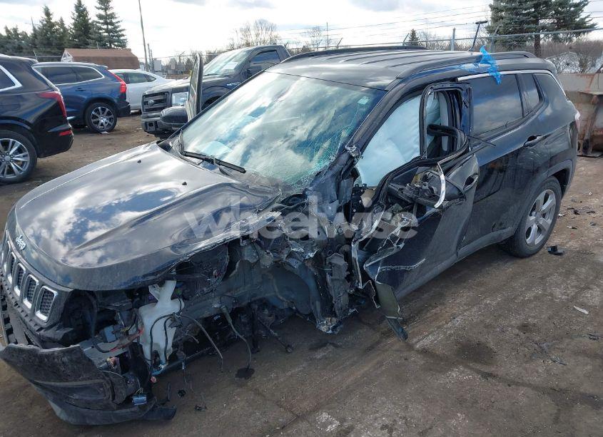 Photo 2 of 2018 Jeep Compass LATITUDE FWD (VIN 3C4NJCBB4JT233662)