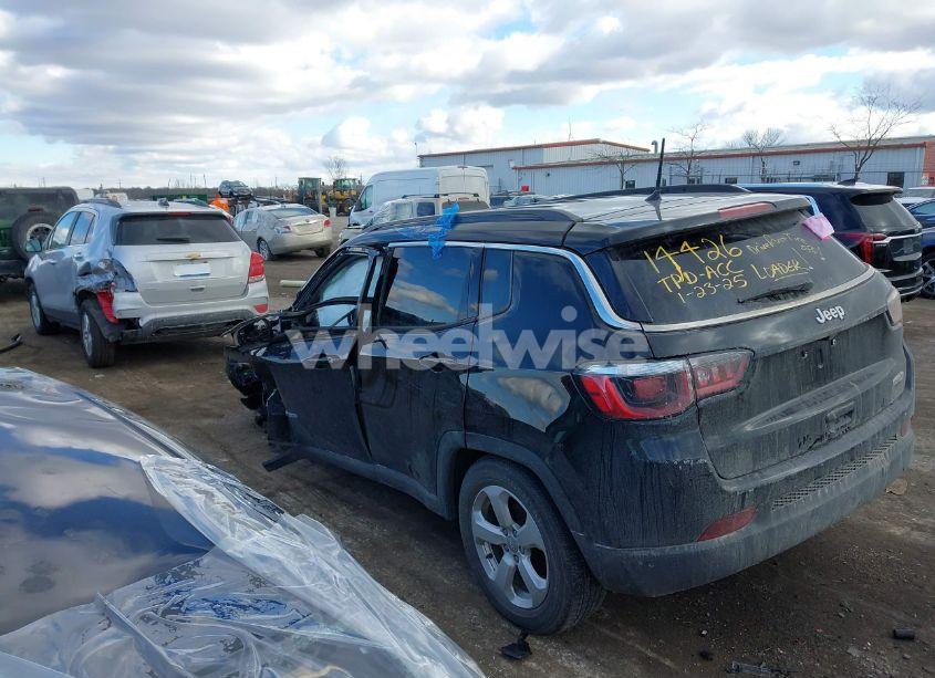 Photo 3 of 2018 Jeep Compass LATITUDE FWD (VIN 3C4NJCBB4JT233662)