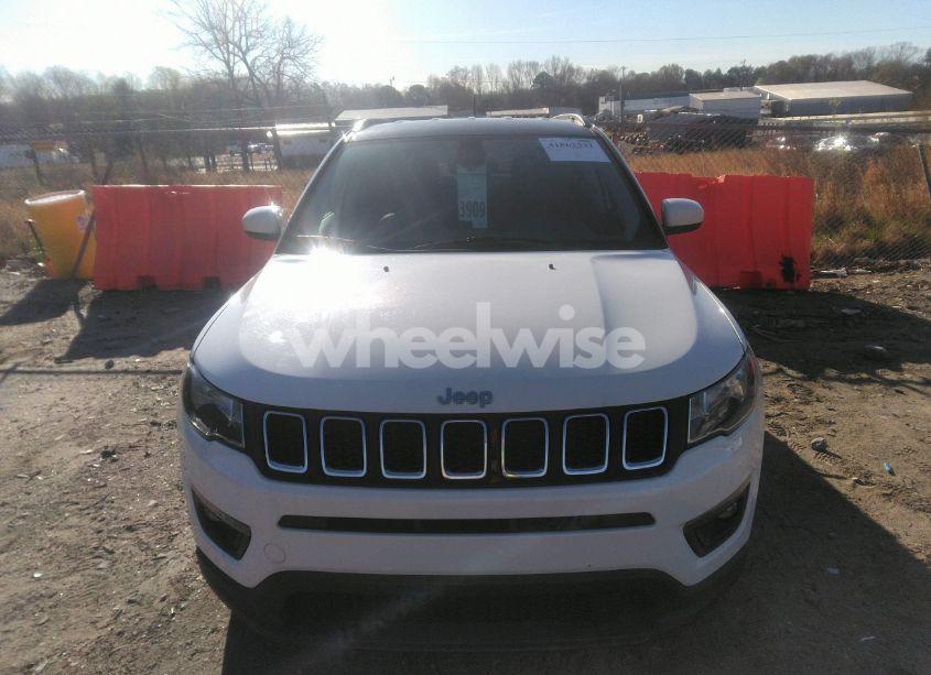 Photo 12 of 2018 Jeep Compass LATITUDE FWD (VIN 3C4NJCBB4JT263261)