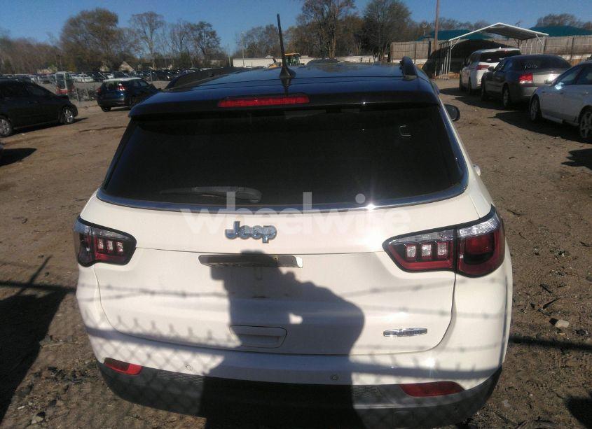 Photo 16 of 2018 Jeep Compass LATITUDE FWD (VIN 3C4NJCBB4JT263261)