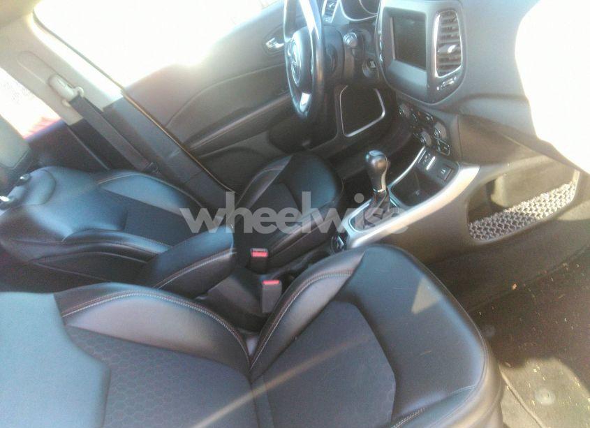 Photo 5 of 2018 Jeep Compass LATITUDE FWD (VIN 3C4NJCBB4JT263261)