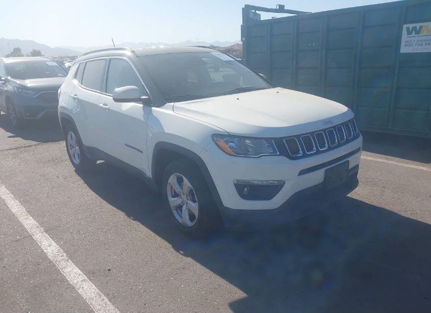2018 Jeep Compass LATITUDE FWD (VIN 3C4NJCBB4JT293148) main photo