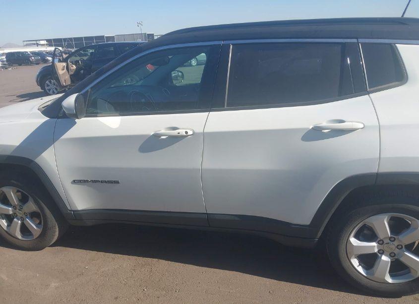 Photo 14 of 2018 Jeep Compass LATITUDE FWD (VIN 3C4NJCBB4JT293148)