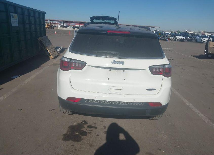 Photo 16 of 2018 Jeep Compass LATITUDE FWD (VIN 3C4NJCBB4JT293148)