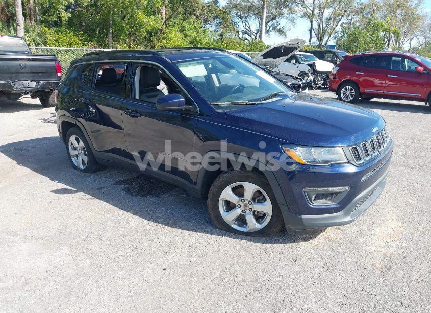 2018 Jeep Compass LATITUDE FWD (VIN 3C4NJCBB4JT293389) main photo