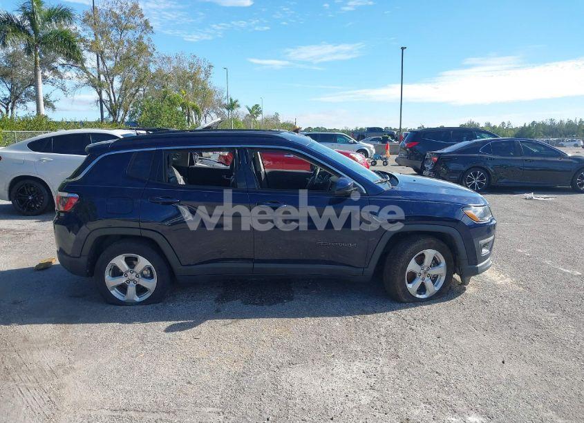 Photo 12 of 2018 Jeep Compass LATITUDE FWD (VIN 3C4NJCBB4JT293389)