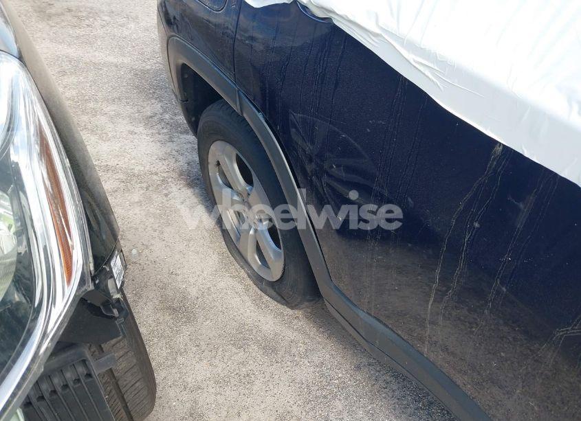 Photo 16 of 2018 Jeep Compass LATITUDE FWD (VIN 3C4NJCBB4JT293389)