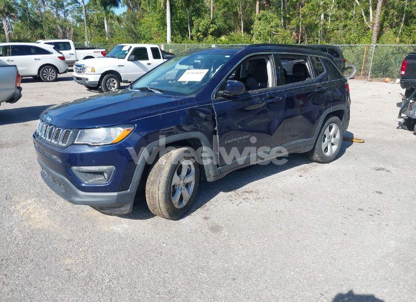 Photo 2 of 2018 Jeep Compass LATITUDE FWD (VIN 3C4NJCBB4JT293389)