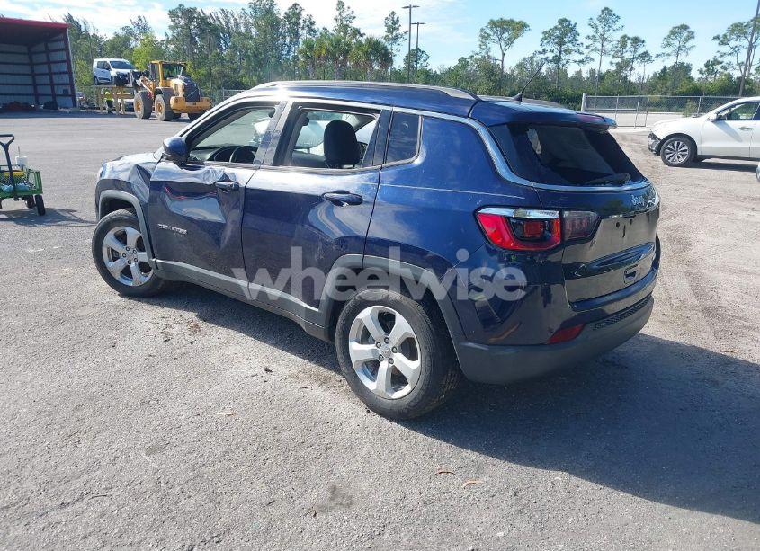Photo 3 of 2018 Jeep Compass LATITUDE FWD (VIN 3C4NJCBB4JT293389)