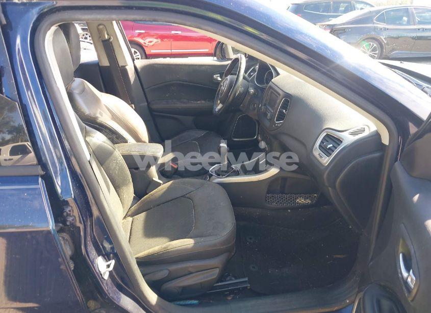 Photo 5 of 2018 Jeep Compass LATITUDE FWD (VIN 3C4NJCBB4JT293389)