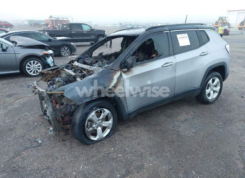 Photo 2 of 2018 Jeep Compass LATITUDE FWD (VIN 3C4NJCBB4JT471401)