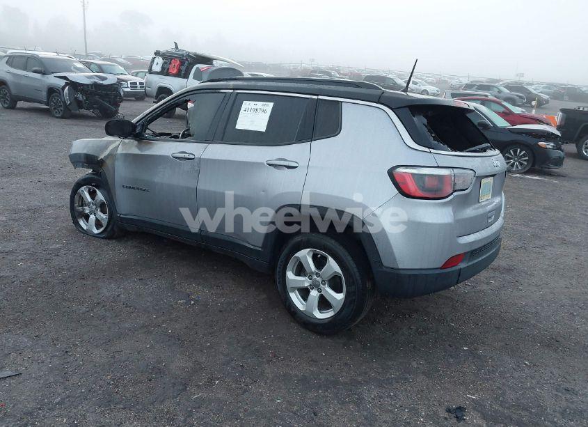 Photo 3 of 2018 Jeep Compass LATITUDE FWD (VIN 3C4NJCBB4JT471401)