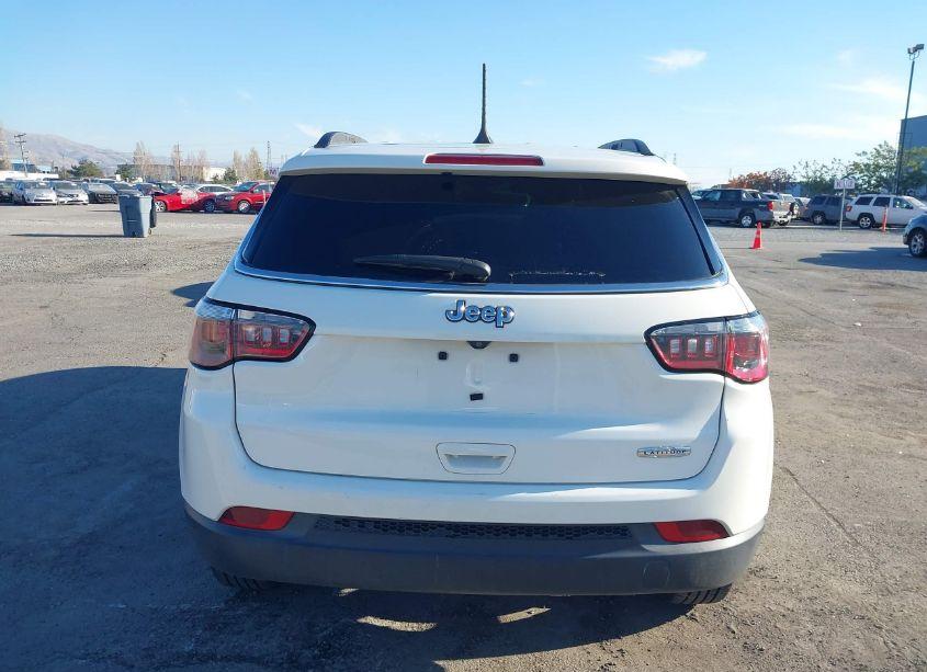 Photo 17 of 2019 Jeep Compass LATITUDE FWD (VIN 3C4NJCBB4KT819831)