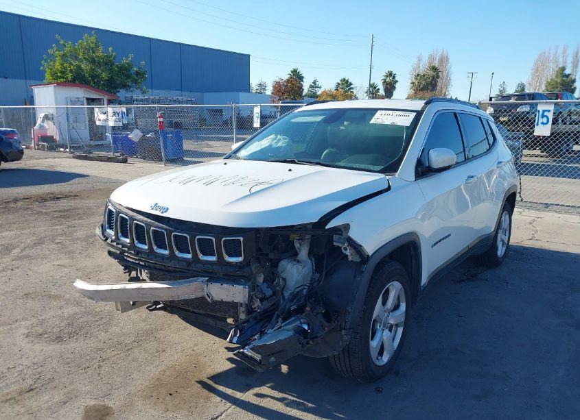 Photo 2 of 2019 Jeep Compass LATITUDE FWD (VIN 3C4NJCBB4KT819831)