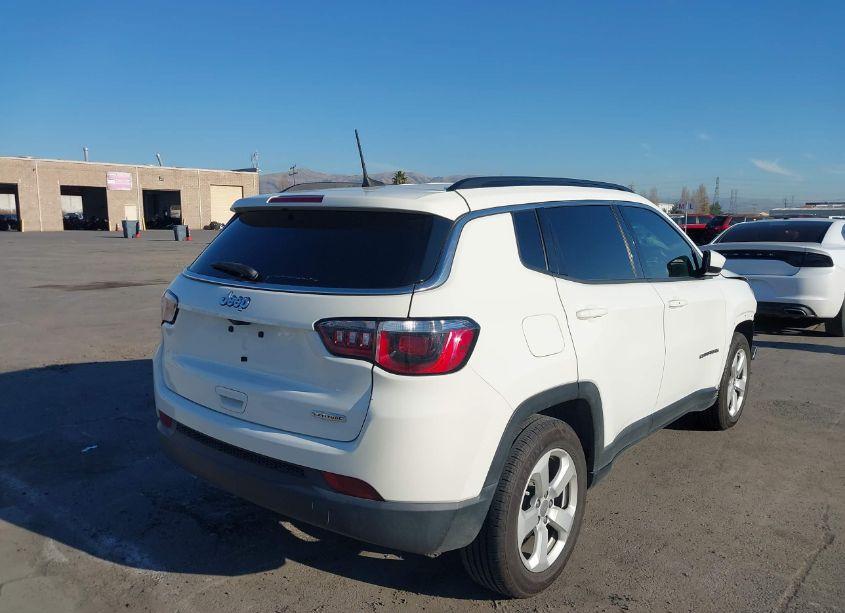 Photo 4 of 2019 Jeep Compass LATITUDE FWD (VIN 3C4NJCBB4KT819831)