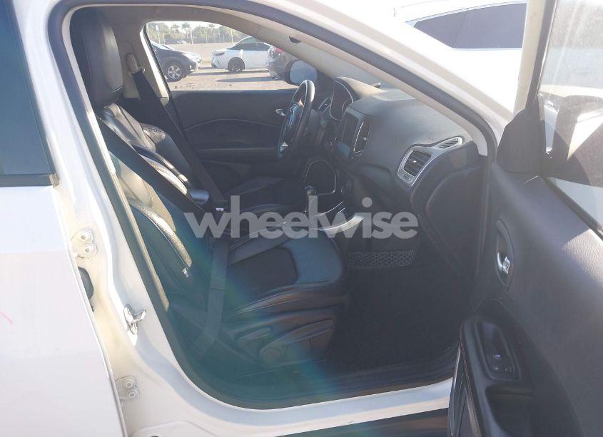 Photo 5 of 2021 Jeep Compass LATITUDE FWD (VIN 3C4NJCBB4MT567601)