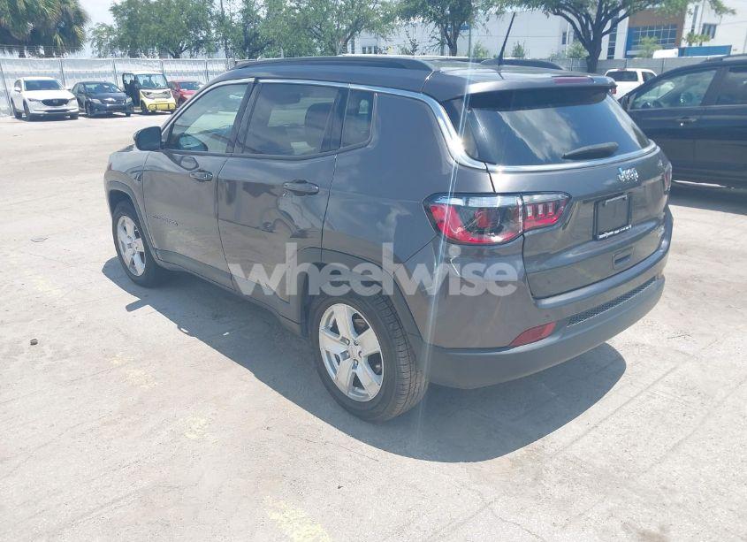 Photo 3 of 2022 Jeep Compass LATITUDE FWD (VIN 3C4NJCBB4NT137245)