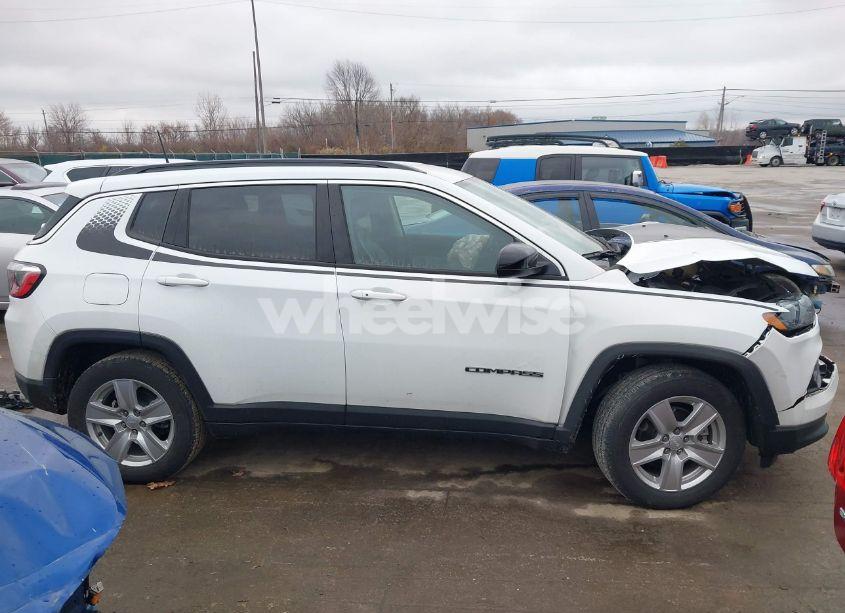Photo 13 of 2022 Jeep Compass LATITUDE FWD (VIN 3C4NJCBB4NT218259)