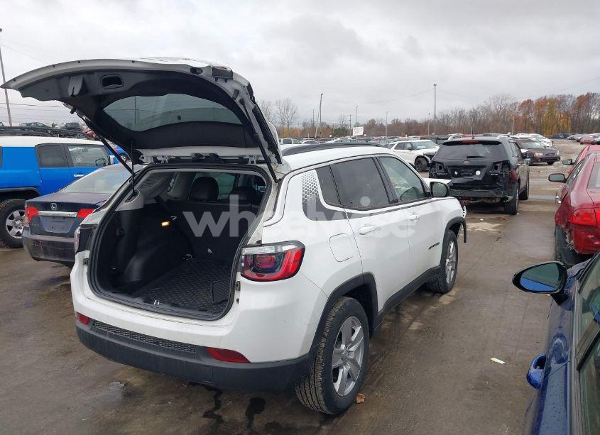 Photo 4 of 2022 Jeep Compass LATITUDE FWD (VIN 3C4NJCBB4NT218259)