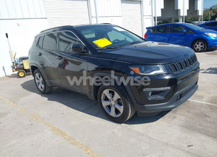 2018 Jeep Compass LATITUDE FWD (VIN 3C4NJCBB5JT102532) main photo