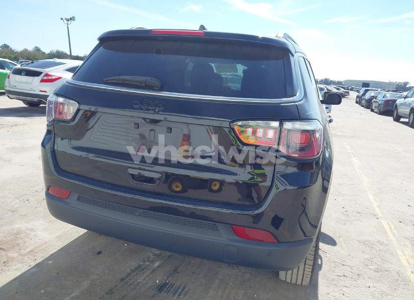 Photo 17 of 2018 Jeep Compass LATITUDE FWD (VIN 3C4NJCBB5JT102532)