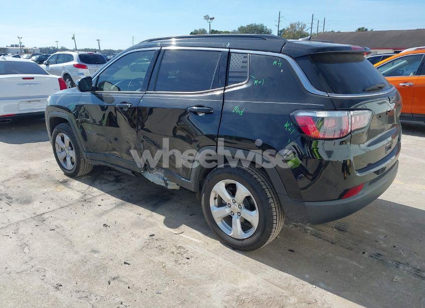 Photo 3 of 2018 Jeep Compass LATITUDE FWD (VIN 3C4NJCBB5JT102532)