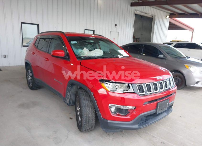 2018 Jeep Compass LATITUDE FWD (VIN 3C4NJCBB5JT194175) main photo