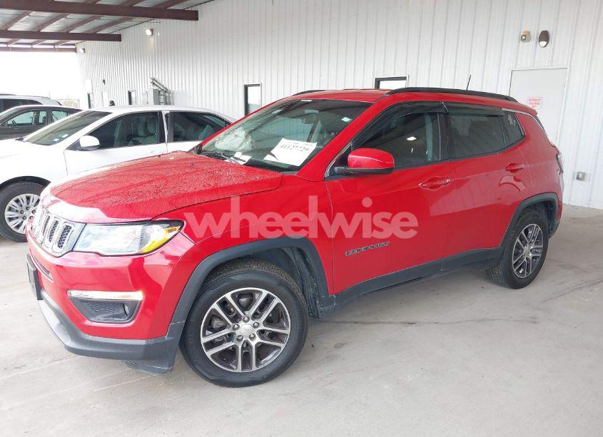 Photo 2 of 2018 Jeep Compass LATITUDE FWD (VIN 3C4NJCBB5JT194175)